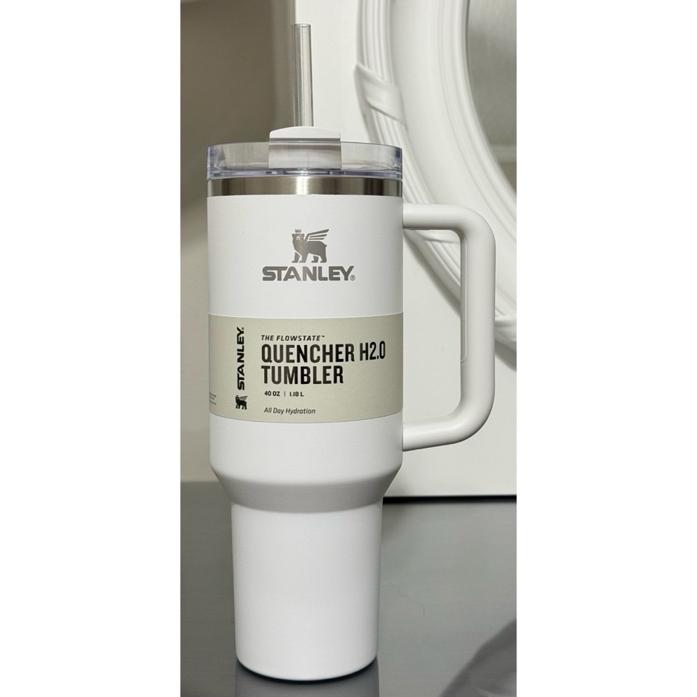 Stanley Quencher H2.0 FlowState 40oz Tumbler, WHITE
